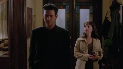 - You okay?
- Yeah. - Charmed