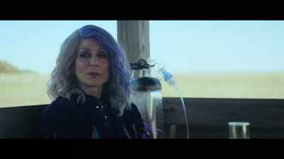 You pass on the jewels - The Young Wife