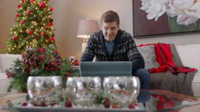 You and Peter
are coming - Mistletoe & Menorahs