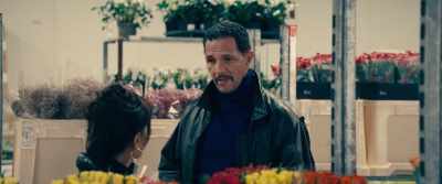 You pretend, but this store
doesn't interest you in the slightest. - The Innocent
