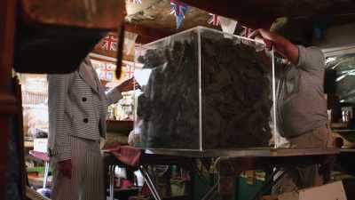 YOU REALIZE HOW MANY LIVES
JUST IN HERE IN THIS BOX? - Lost Relics of the Knights Templar