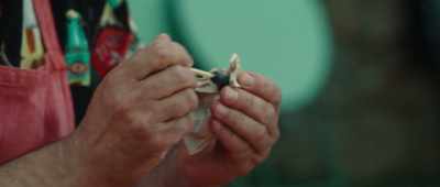 - You really think I can fix it?
- Of course. Don't worry so much. - Wingwomen