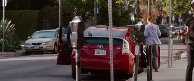 You really think she's just using him for his car? - No Strings Attached
