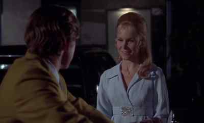 YOU REALLY WANT
A HAMBURGER ?
UH-HUH. - The Barefoot Executive