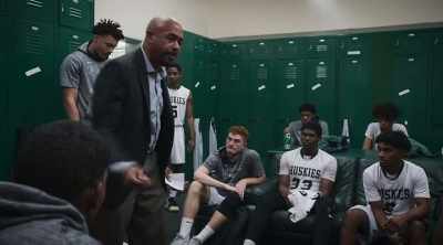 You rebound and you play together.
Come on. - Last Chance U: Basketball
