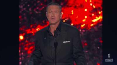 You remember, Randy. Willie, you remember.
First round. Pretty cool, right? - The Roast of Tom Brady
