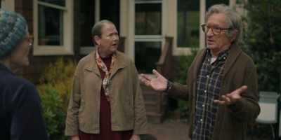 You said he doesn't hear,
he doesn't see, he can't walk. - Jules