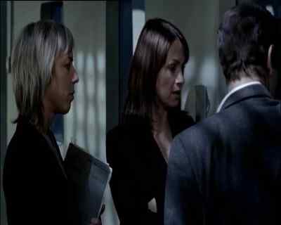 You said he had a knife.
Yes. - Wire in the Blood