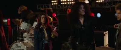 You said you liked it, right?
Sing it. Sing it for him. - Spinning Gold