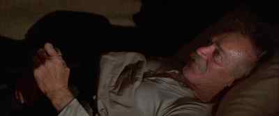 You save me a pinch now. - Comes a Horseman