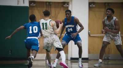 You see Deshaun play well,
low turnovers, 20 points, - Last Chance U: Basketball
