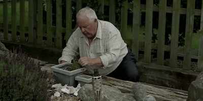 -You see me outdoing that geezer?
- Yeah, bloody hell! - Muck! - Hatton Garden: The Heist