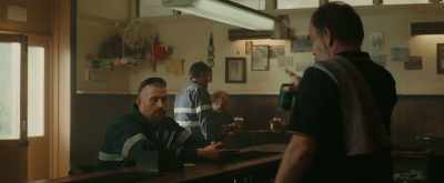 You see Teeth sit down,
you get him a beer. - The Royal Hotel
