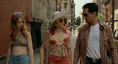 - You see that guy over there? - Taxi Driver