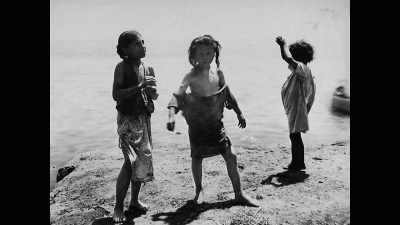 "You see upon
the bright seashore - Write Around the World with Richard E Grant