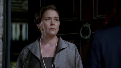 You send her money, Julie.
I know. - Cold Case