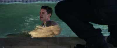 - You shot my arm.
- Give it to me! - Get the Girl