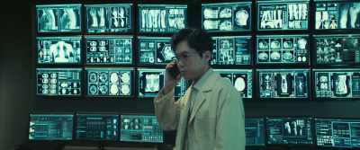 You should bring him to the lab.
You can't go to intelligence now. - Seobok