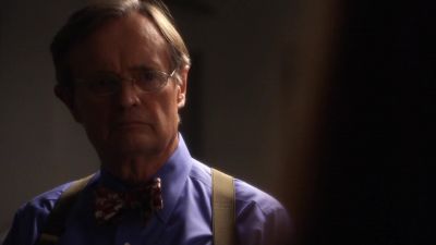 You should keep your distance,
Ducky. - NCIS