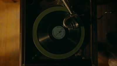 ♪ You should know better
than to wait so long ♪ - The Porter