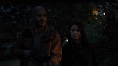 You shouldn't be here.
It's too risky. - Van Helsing