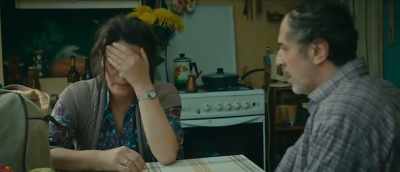 -You shouldn't interfere.
-Stop it, don't shout. - My Happy Family