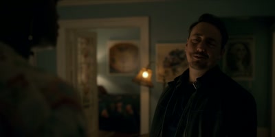 -You should've let me in.
-I don't want you here. I'm done. - Accused