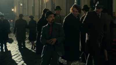 You, sir. Can we lift your spirits? - Maigret in Montmartre