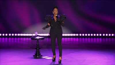 You sit in your car, - Sommore: Queen Chandelier