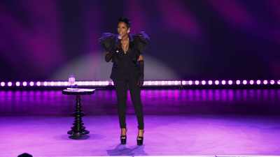 You sitting here smiling
like you got a whole row - Sommore: Queen Chandelier