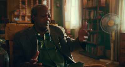 You smarter than anybody in that room.
Plus, you know, Moishe know everything. - The Last Days of Ptolemy Grey