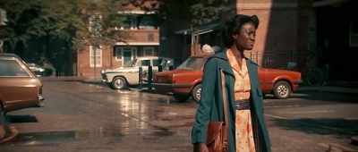 - You smell like fish, you know.
- You smell like fish! - Yardie