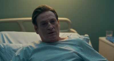 - You smoke here?
- No, down the hall, there's an exit. - Revoir Paris