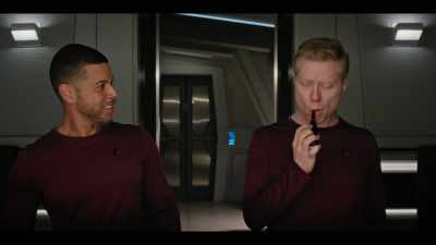 - You sold that with a look. - Star Trek: Discovery
