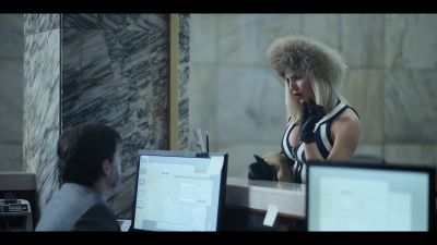 You speak English? A little bit? - Army of Thieves