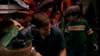 You stabbed me in the back! - Dexter