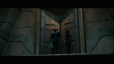 You stay here. - Alita: Battle Angel