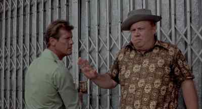 You stay put, boy.
This is my department. - The Man with the Golden Gun