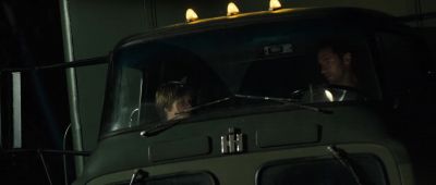 You stay put.
I'm going to look for parts. - Real Steel