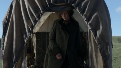 You stay there.
We won't be long. - Outlander