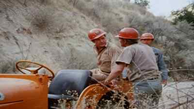 - You stink.
- All right, come on. - Killdozer