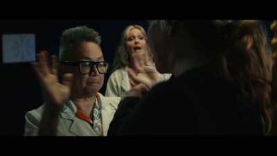 -You stop touching!
-Hey, time out. Gary, over here. - ClearMind
