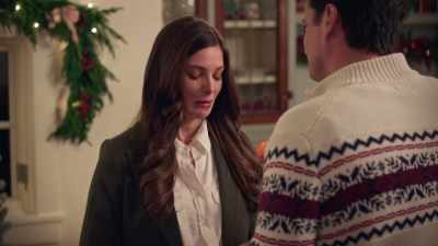 You were supposed to
wait until Christmas. - Deck the Walls