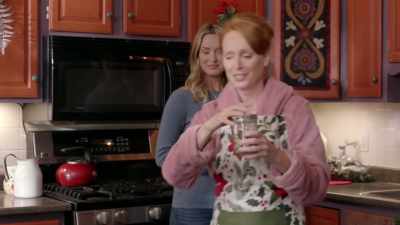 You sure don't know your way
around a kitchen, do you? - Jingle Bell Princess