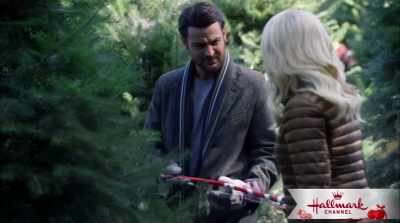 You take that end, - The Mistletoe Secret