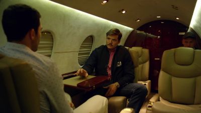 You were the one
who approached my wife? - Narcos