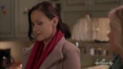 You think that Evan's
gonna wanna come - Christmas at Holly Lodge