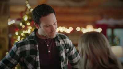 You think I'm going
to let someone else - Unwrapping Christmas: Olivia's Reunion