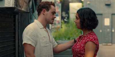 - You think so?
- I... He thinks so. - The Broken Hearts Gallery