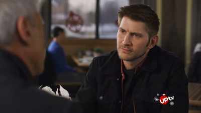 -You think?
-Yeah, of course. - A Very Country Christmas Homecoming